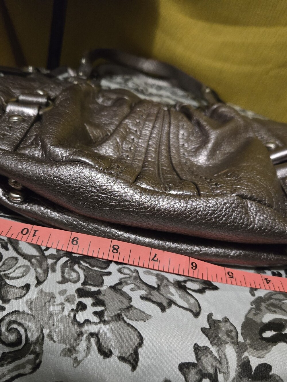 SUPER-soft Standout B. Makowsky Metallic Silver Toned Hobo Shoulder Bag. EUC - Picture 10 of 16
